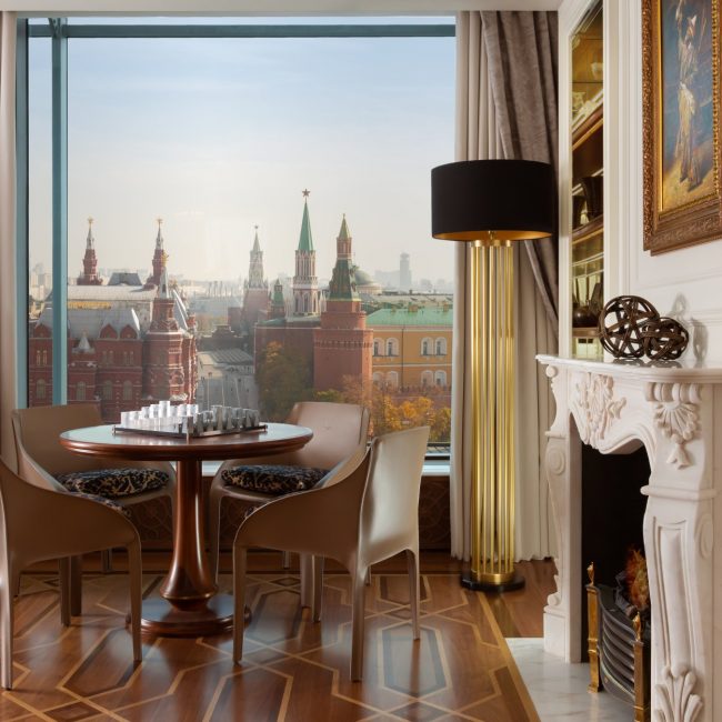 RC_MOWRZ_Imperial_Suite_Living_Room