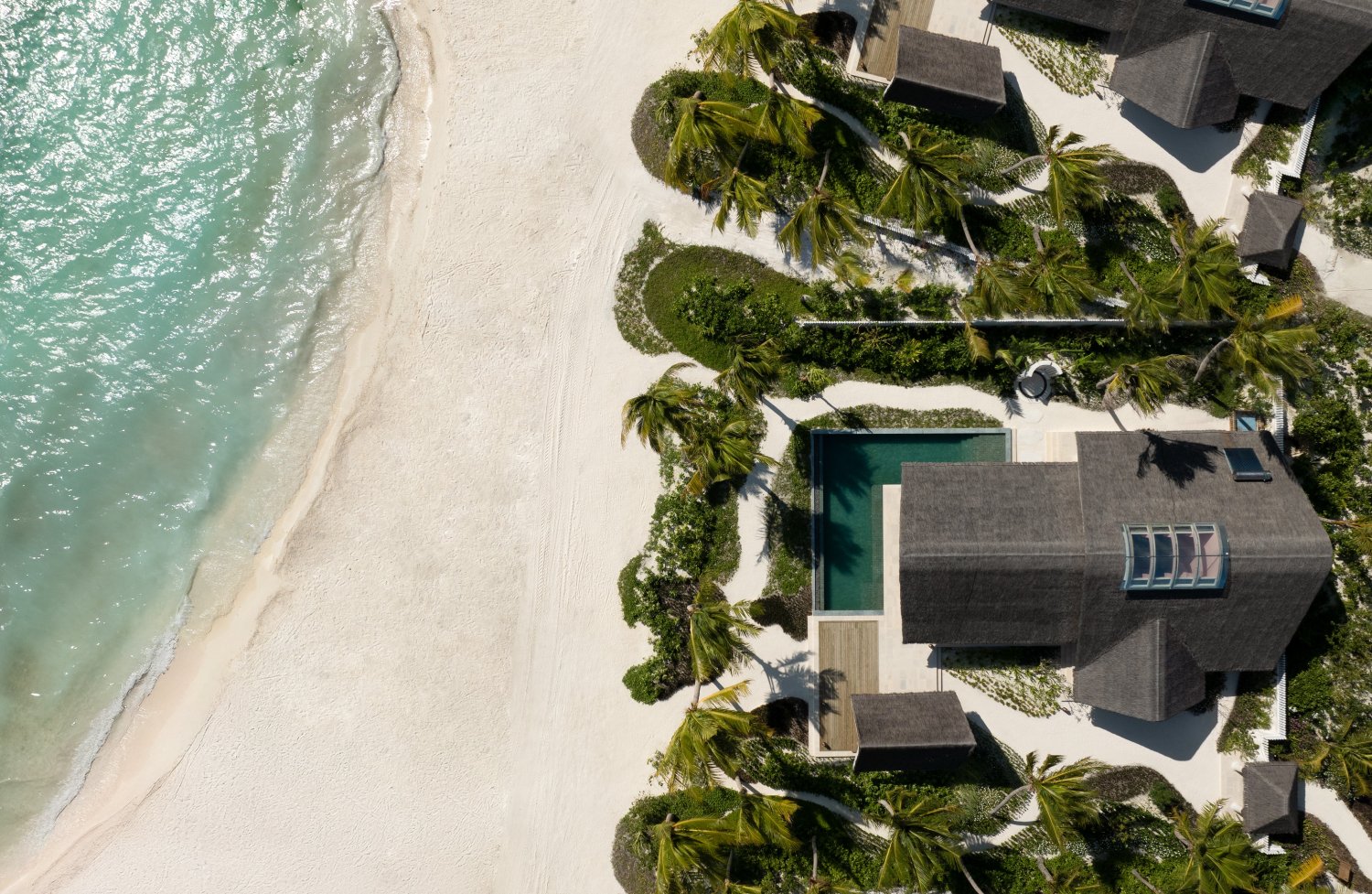 Пляжная вилла Don Maaga Maldives на одном из частных островов SIX & SIX PRIVATE ISLANDS на Мальдивах